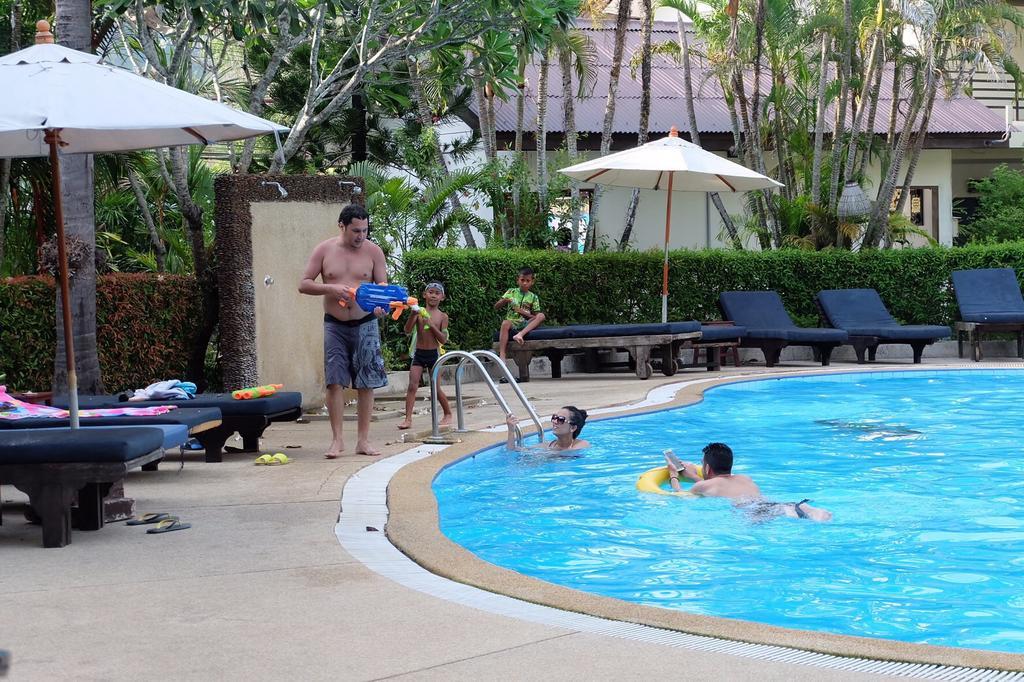 Bamboo Beach Hotel & Spa Patong Kültér fotó