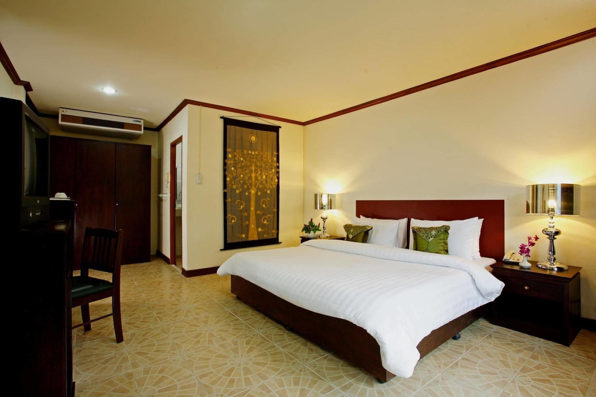 Bamboo Beach Hotel & Spa Patong Kültér fotó