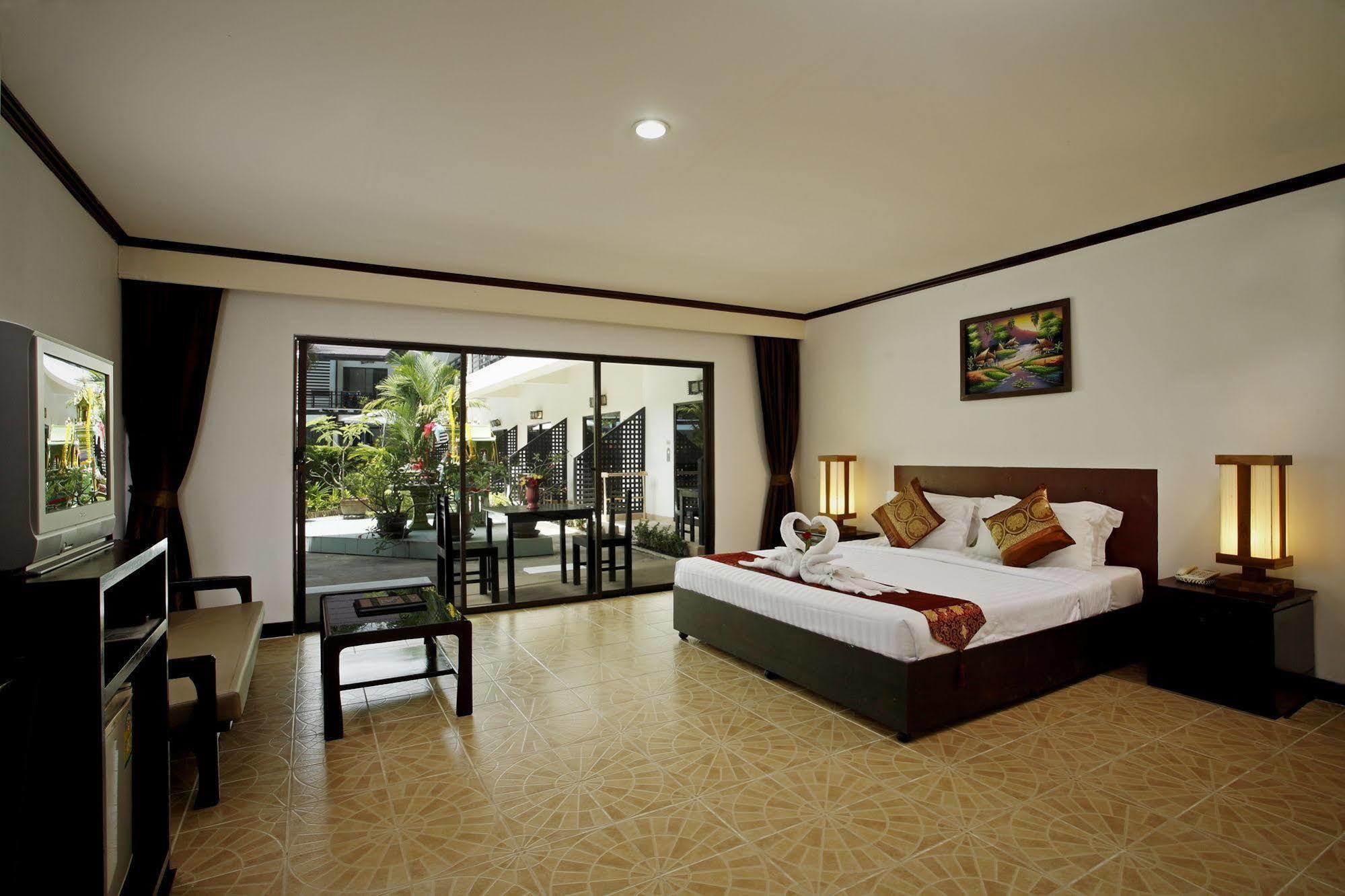 Bamboo Beach Hotel & Spa Patong Kültér fotó