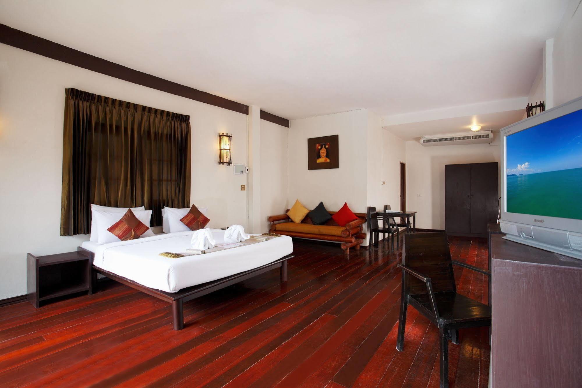 Bamboo Beach Hotel & Spa Patong Kültér fotó