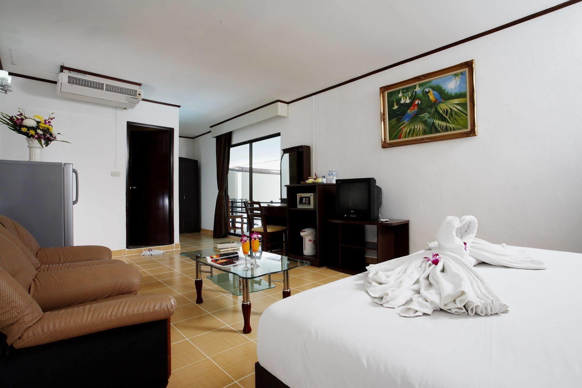 Bamboo Beach Hotel & Spa Patong Kültér fotó
