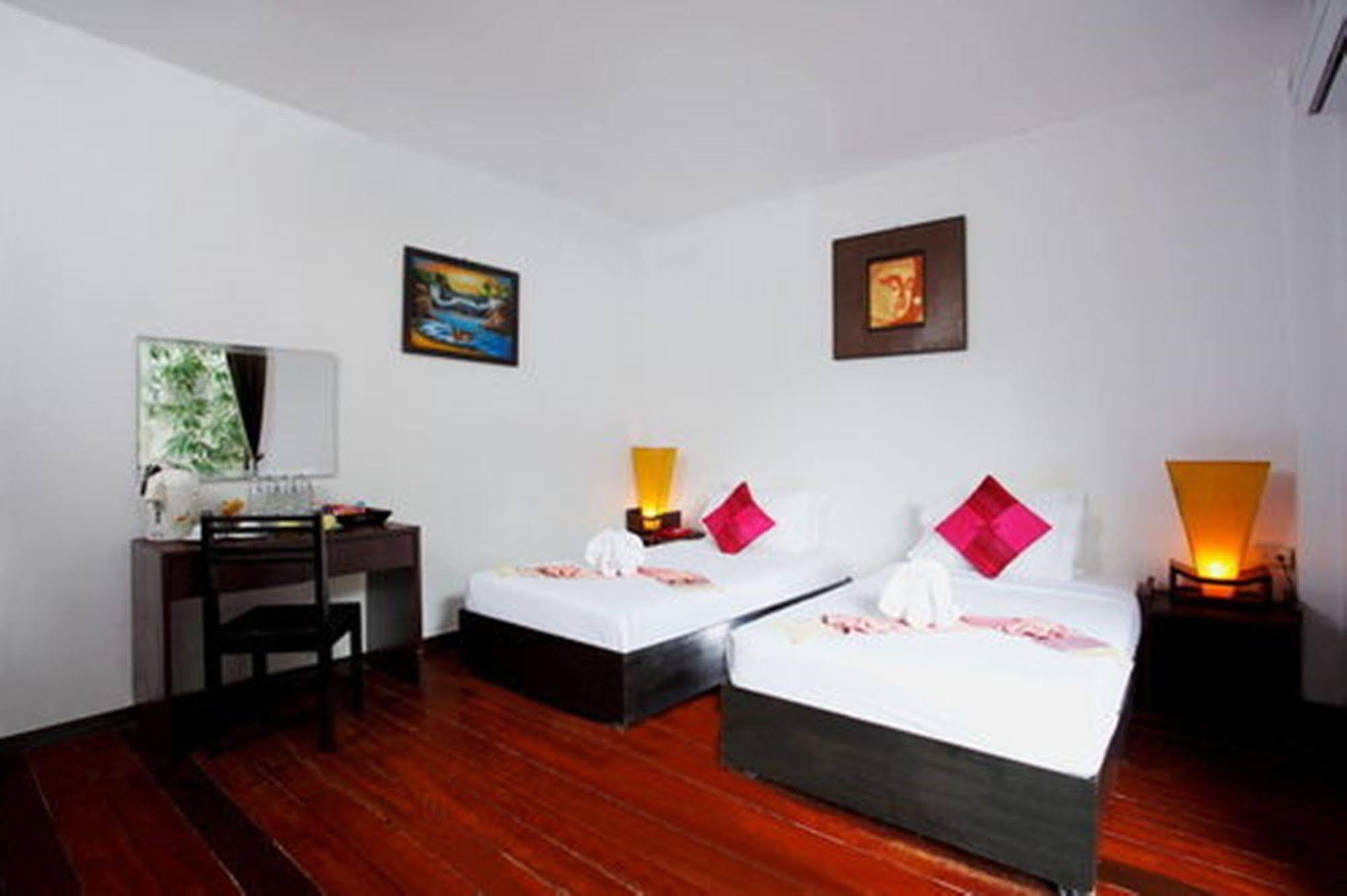 Bamboo Beach Hotel & Spa Patong Kültér fotó